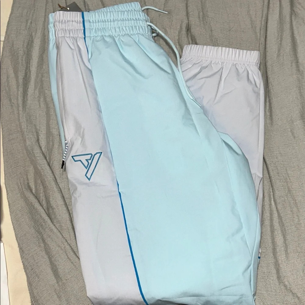 adidas Men’s Light Blue & White Athletic Joggers NWT - Picture 6 of 9